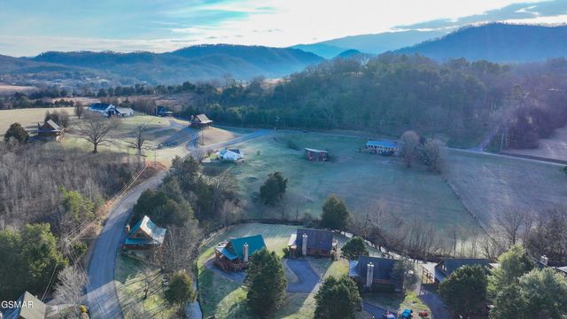 1915 Leatherwood Lane, Sevierville, TN 37862