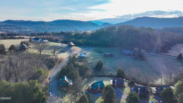 1915 Leatherwood Lane, Sevierville, TN 37862