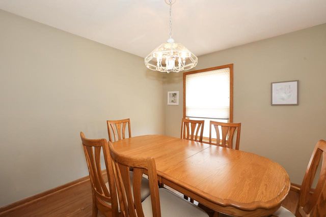 8795 S Lizanne DRIVE, Oak Creek, WI 53154