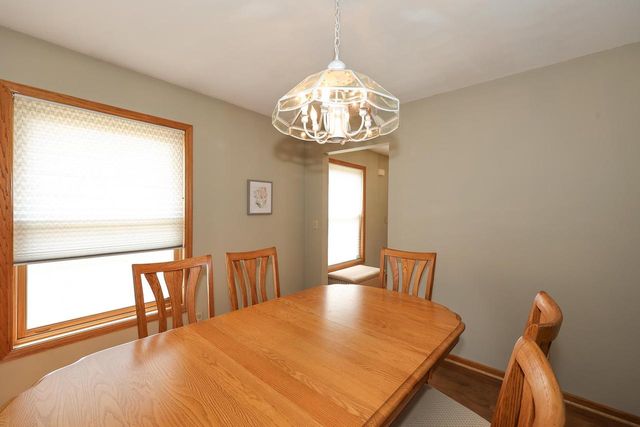 8795 S Lizanne DRIVE, Oak Creek, WI 53154