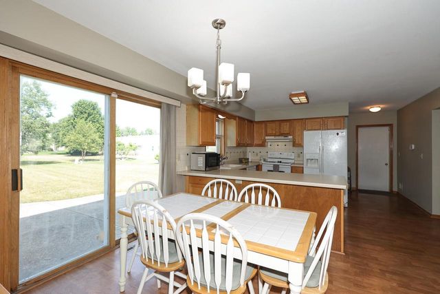 8795 S Lizanne DRIVE, Oak Creek, WI 53154