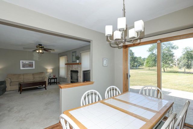8795 S Lizanne DRIVE, Oak Creek, WI 53154