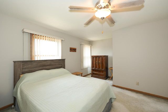 8795 S Lizanne DRIVE, Oak Creek, WI 53154