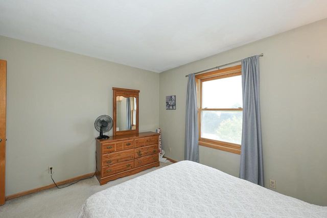 8795 S Lizanne DRIVE, Oak Creek, WI 53154