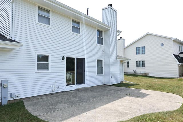 8795 S Lizanne DRIVE, Oak Creek, WI 53154