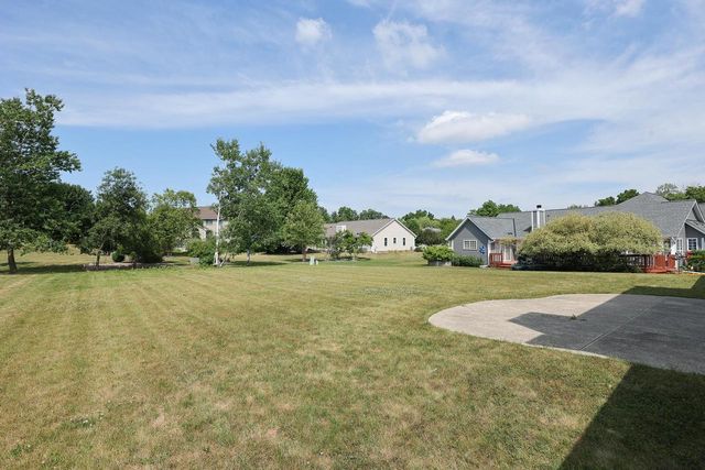 8795 S Lizanne DRIVE, Oak Creek, WI 53154