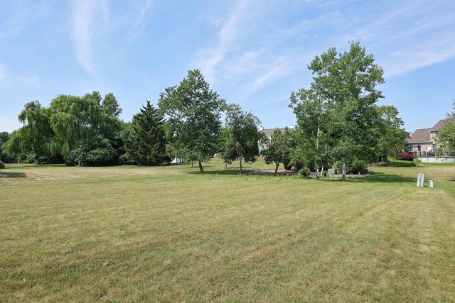 8795 S Lizanne DRIVE, Oak Creek, WI 53154