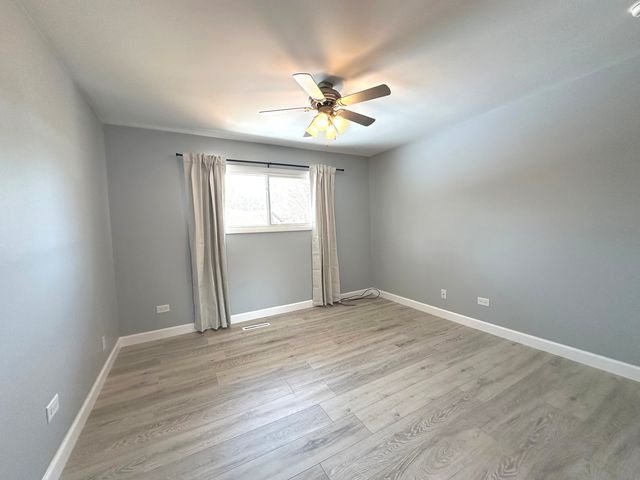 1410 Beverly Lane, Streamwood, IL 60107