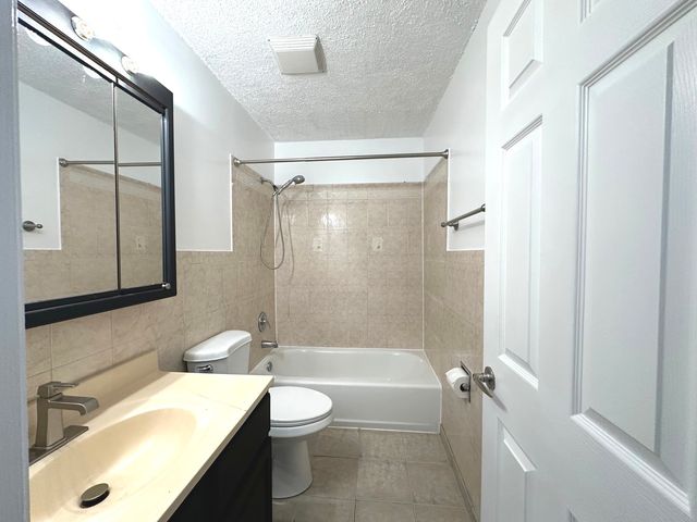 1410 Beverly Lane, Streamwood, IL 60107