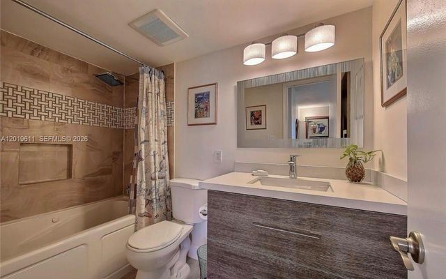 137 Golden Isles Dr 1006, Hallandale Beach, FL 33009