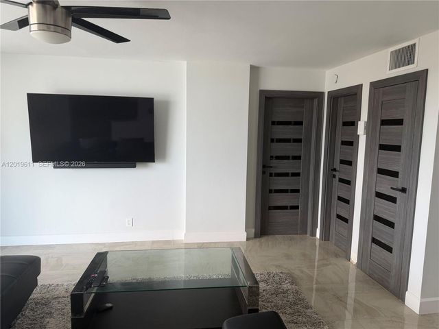 137 Golden Isles Dr 1006, Hallandale Beach, FL 33009