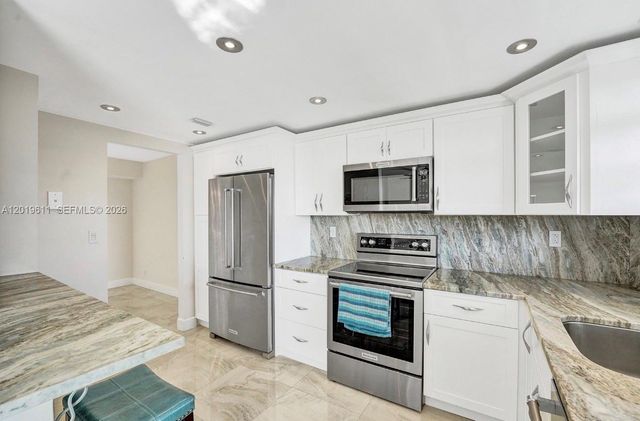 137 Golden Isles Dr 1006, Hallandale Beach, FL 33009