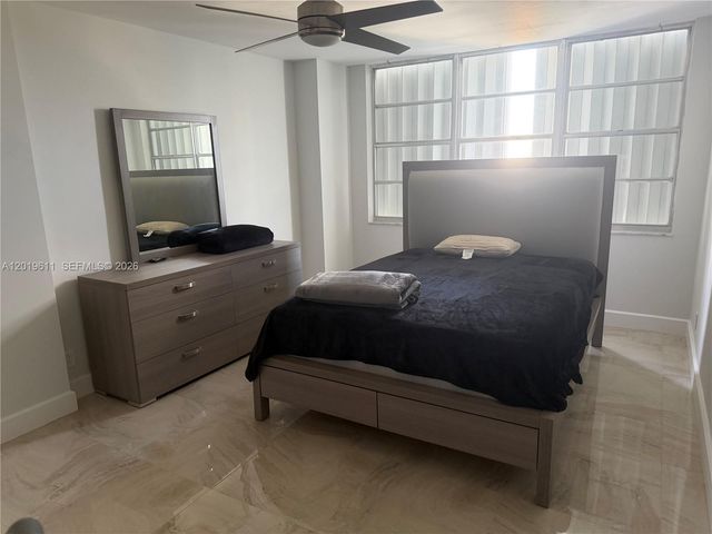 137 Golden Isles Dr 1006, Hallandale Beach, FL 33009