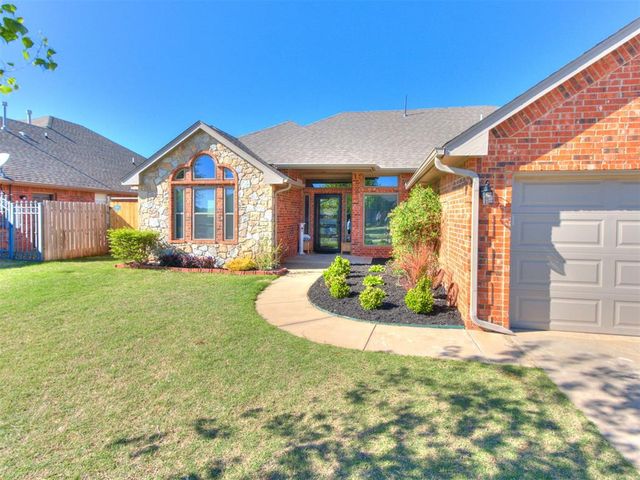 417 E Raleigh Terrace, Mustang, OK 73064
