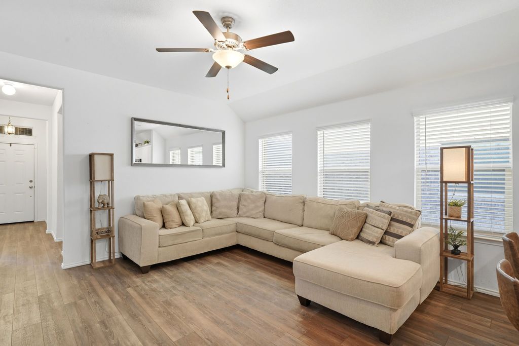 2264 Jasper Drive, Little Elm, TX 76227 — photo 4