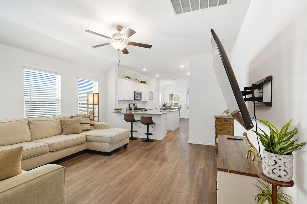 2264 Jasper Drive, Little Elm, TX 76227 — photo 5