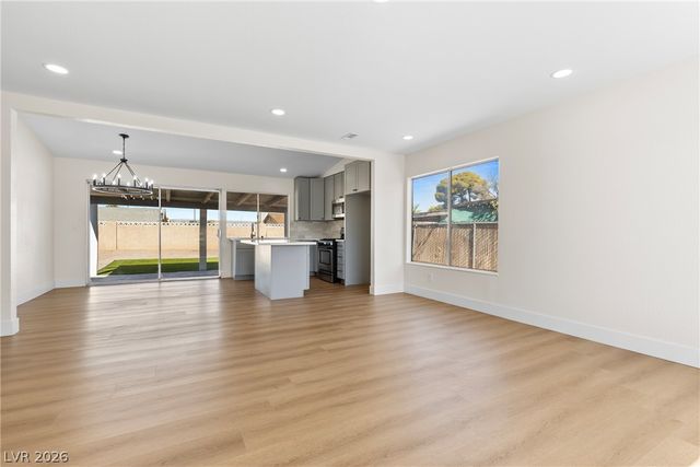 5595 Chestnut Street, Las Vegas, NV 89119