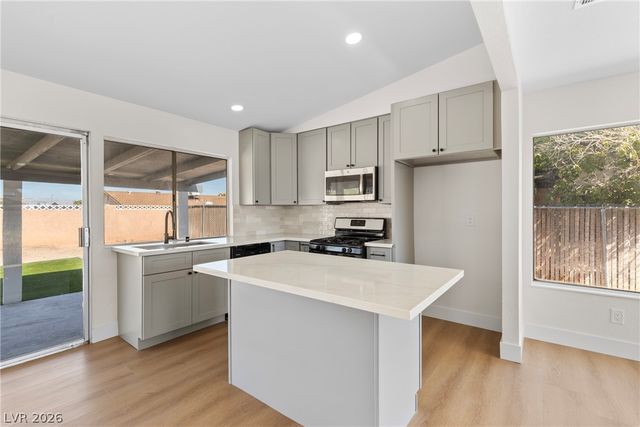 5595 Chestnut Street, Las Vegas, NV 89119