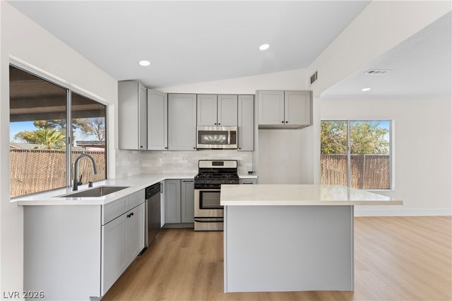 5595 Chestnut Street, Las Vegas, NV 89119