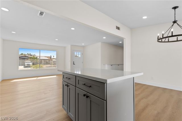 5595 Chestnut Street, Las Vegas, NV 89119