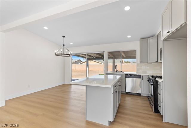 5595 Chestnut Street, Las Vegas, NV 89119