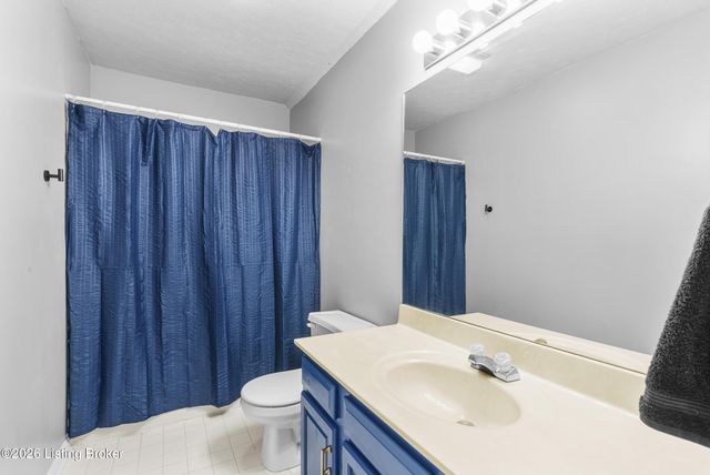 8806 Brittany Dr, Louisville, KY 40220