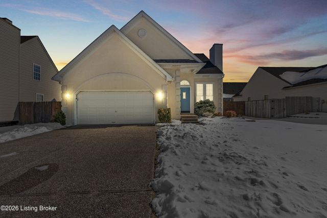 8806 Brittany Dr, Louisville, KY 40220