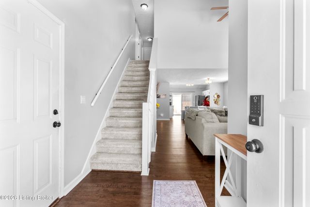 8806 Brittany Dr, Louisville, KY 40220