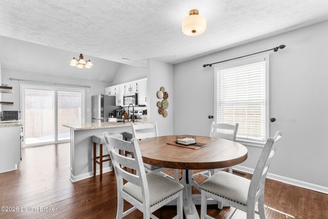 8806 Brittany Dr, Louisville, KY 40220