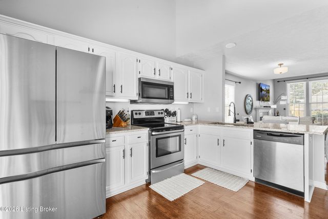 8806 Brittany Dr, Louisville, KY 40220