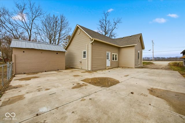 2407 W Flat Rock Road, Flat Rock, IN 47234