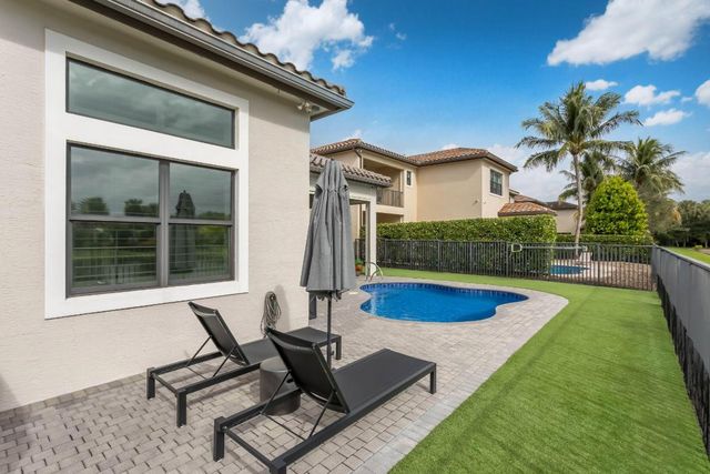 9319 Eden Roc Court, Delray Beach, FL 33446