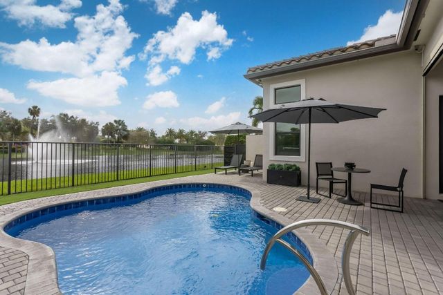 9319 Eden Roc Court, Delray Beach, FL 33446