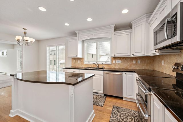 12755 42nd Place N, Plymouth, MN 55442