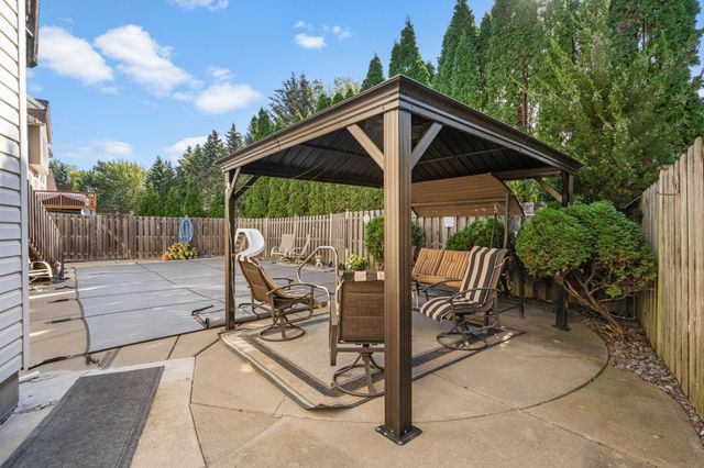 12755 42nd Place N, Plymouth, MN 55442