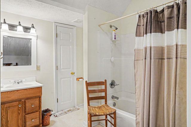 2075 Liebengood Rd, Goodlettsville, TN 37072