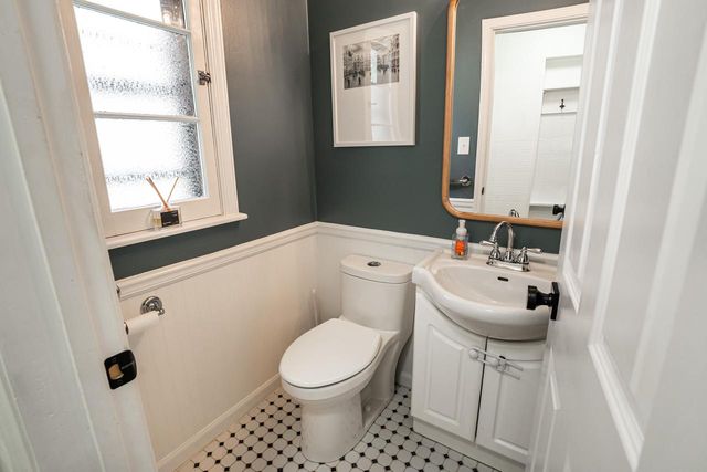 2756 N 87th STREET, Milwaukee, WI 53222