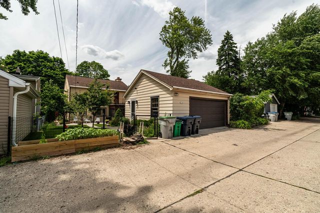 2756 N 87th STREET, Milwaukee, WI 53222