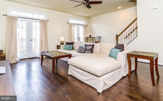 42799 HAY RD, Ashburn, VA 20147