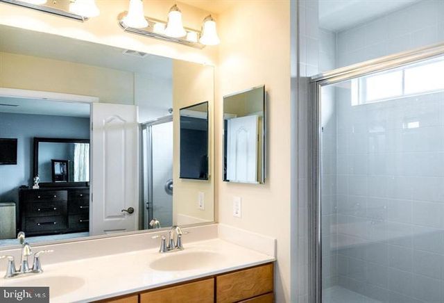 42799 HAY RD, Ashburn, VA 20147