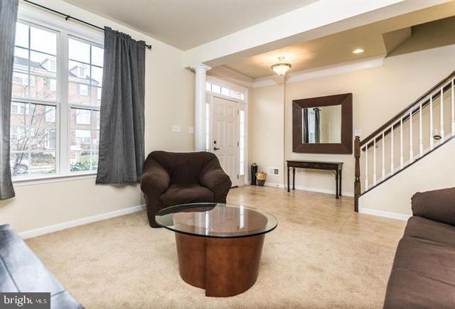 42799 HAY RD, Ashburn, VA 20147