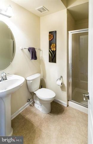 42799 HAY RD, Ashburn, VA 20147