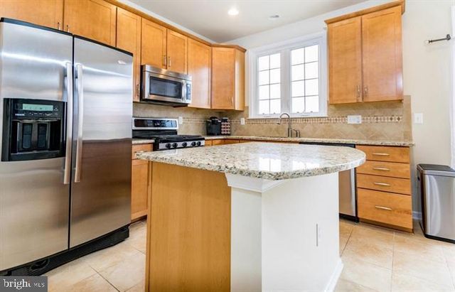 42799 HAY RD, Ashburn, VA 20147