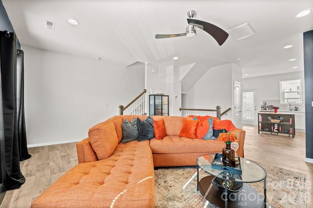 11021 Woodland Creek Way, Charlotte, NC 28262