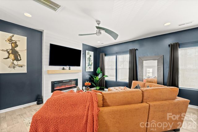 11021 Woodland Creek Way, Charlotte, NC 28262