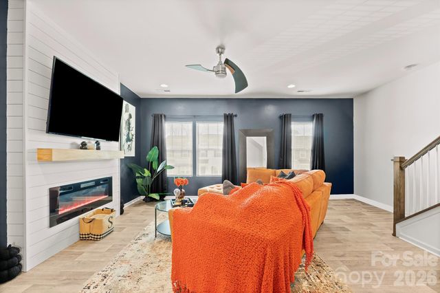 11021 Woodland Creek Way, Charlotte, NC 28262