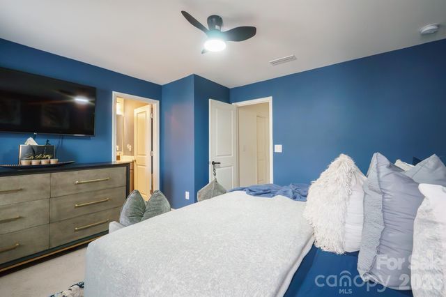 11021 Woodland Creek Way, Charlotte, NC 28262