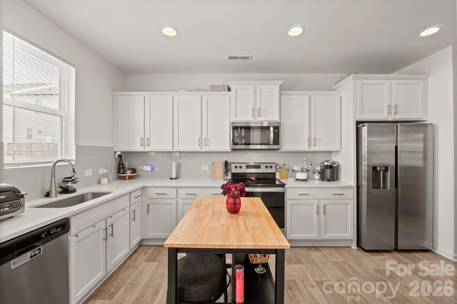 11021 Woodland Creek Way, Charlotte, NC 28262