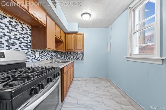 11410 Mackay Street, Hamtramck, MI 48212