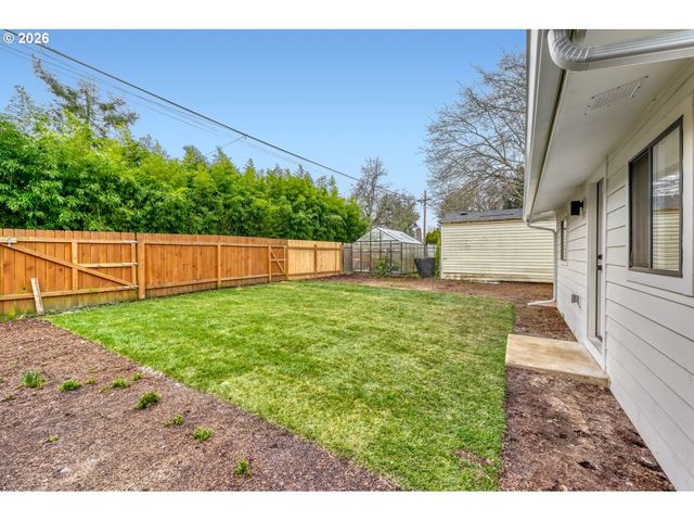 6300 N AMHERST St, Portland, OR 97203